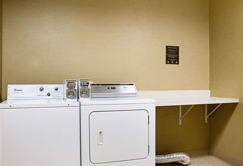 فندق Comfort Suites