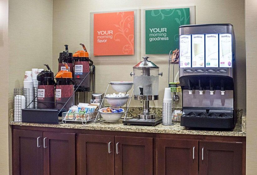 فندق Comfort Suites