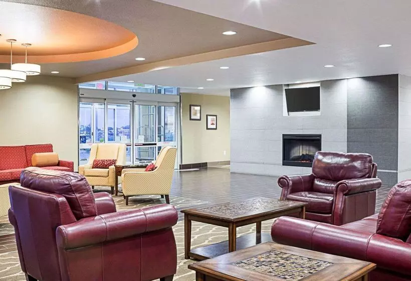 Отель Comfort Suites