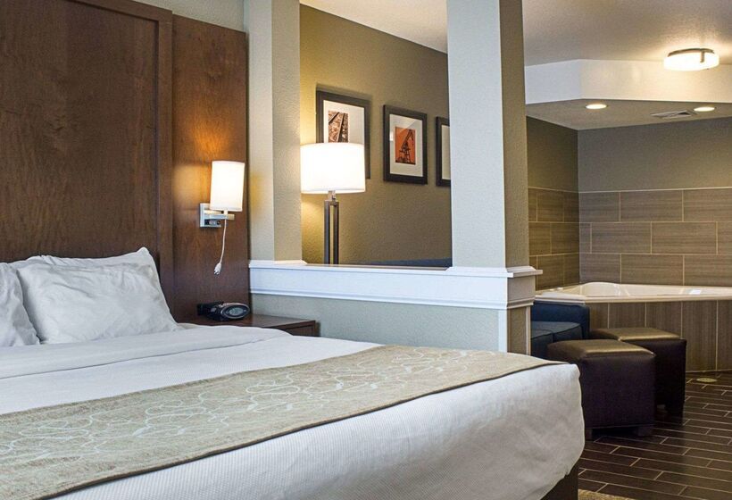 فندق Comfort Suites