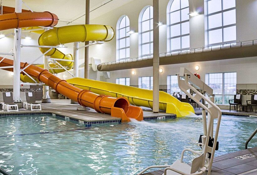 فندق Comfort Suites