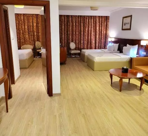 Отель Donatello