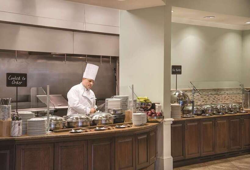 فندق Embassy Suites By Hilton Savannah Historic District