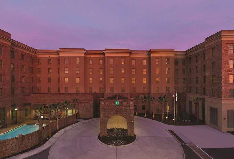 فندق Embassy Suites By Hilton Savannah Historic District