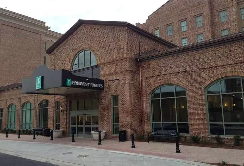 فندق Embassy Suites By Hilton Savannah Historic District