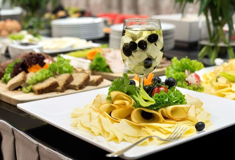 酒店 Golden Tulip Krakow City Center