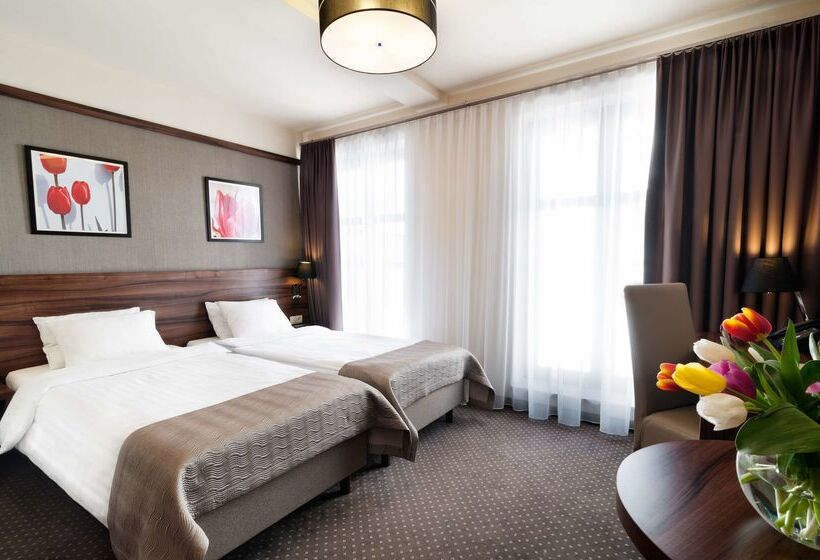 酒店 Golden Tulip Krakow City Center