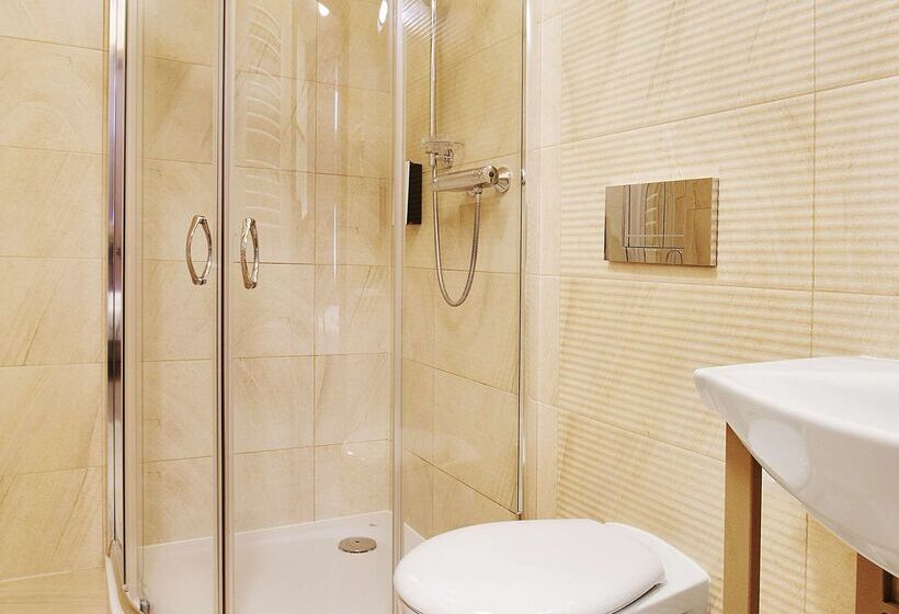 酒店 Golden Tulip Krakow City Center