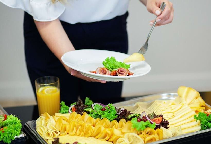 酒店 Golden Tulip Krakow City Center