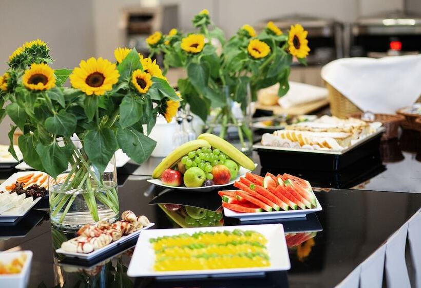 酒店 Golden Tulip Krakow City Center