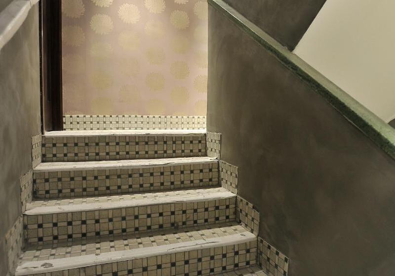 هتل Mingle By The Park