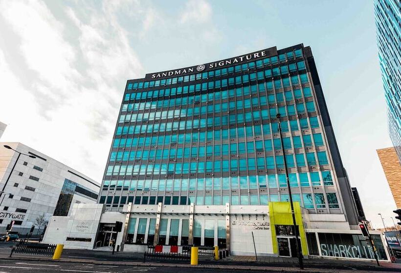 Отель Sandman Signature Newcastle