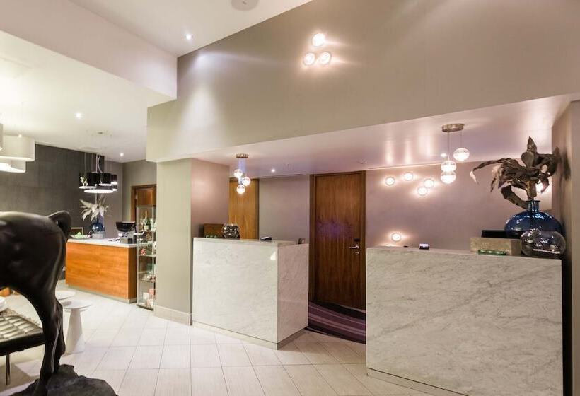 Отель Sandman Signature Newcastle