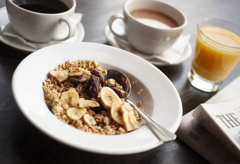 Отель Sandman Signature Newcastle