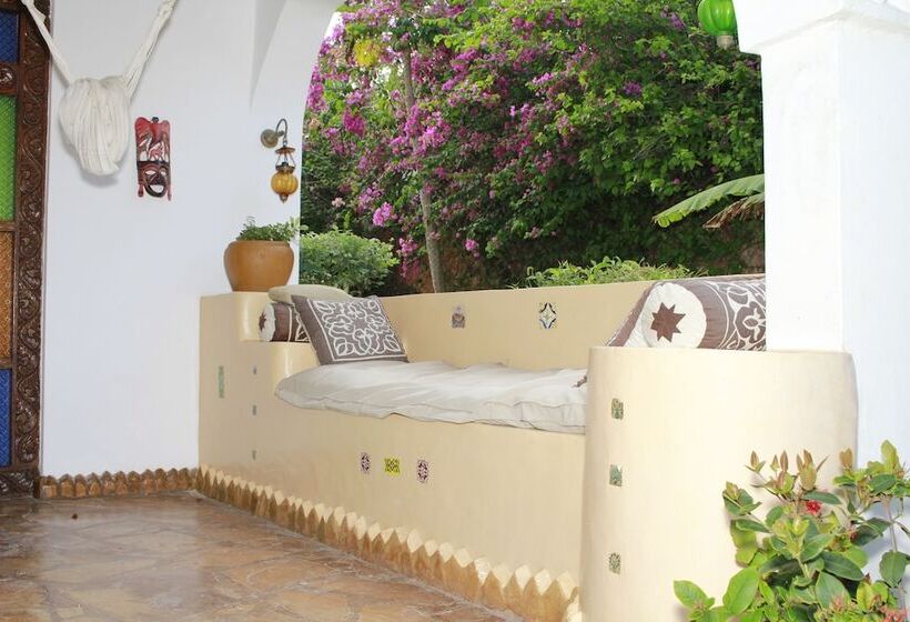 בית מלון כפרי Zanzibar House