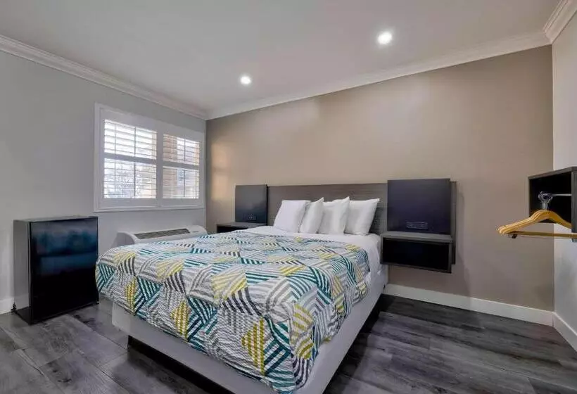 Motel 6 South Gate CA