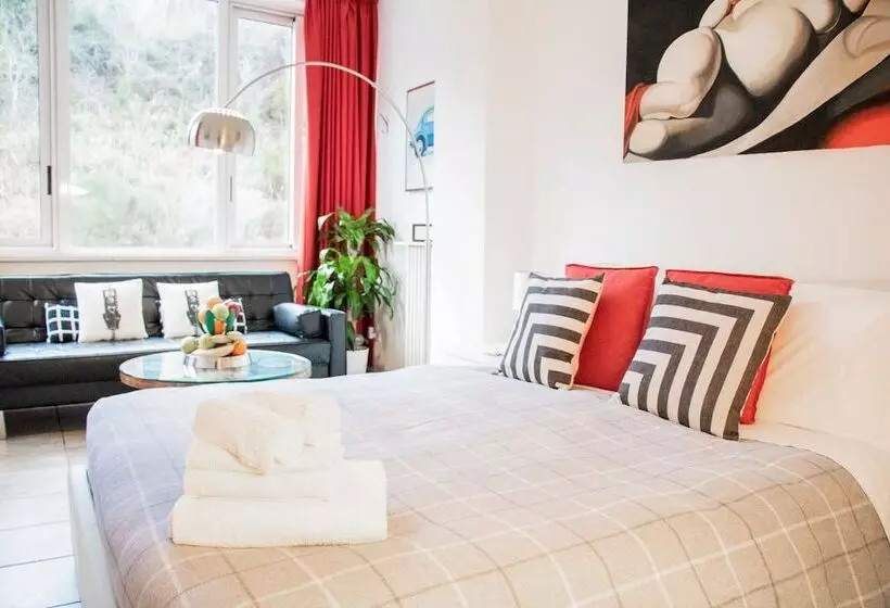 ベッドアンドブレックファースト Gallery Guesthouse