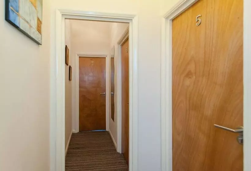 ベッドアンドブレックファースト Newmarket Ale House – Hotel & Restaurant