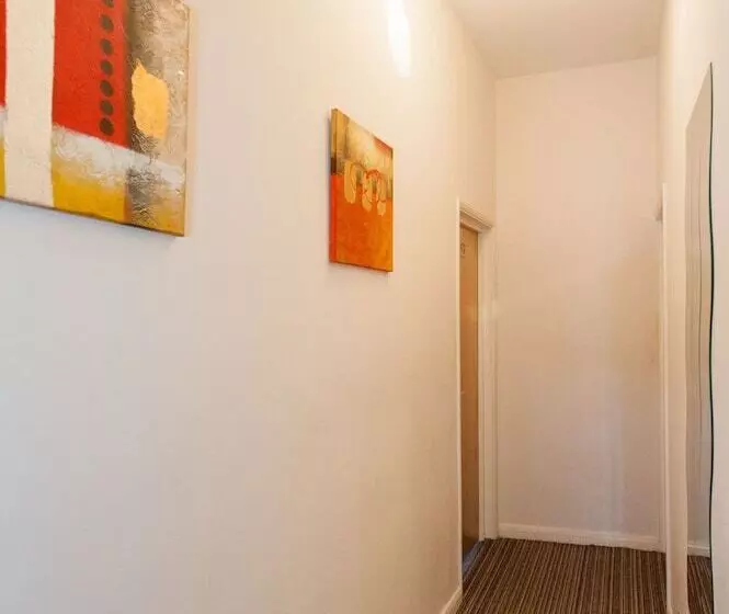 ベッドアンドブレックファースト Newmarket Ale House – Hotel & Restaurant