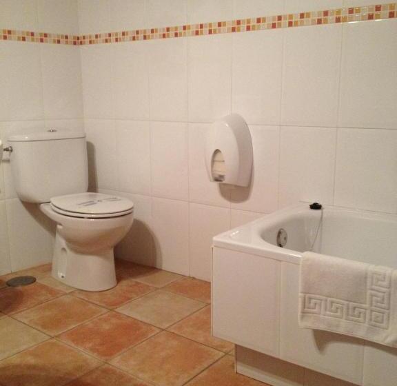 مسافرخانه Hosteria San Emeterio