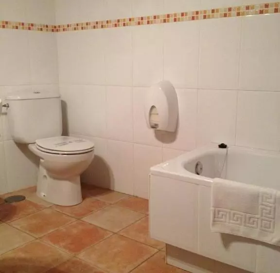 مسافرخانه Hosteria San Emeterio