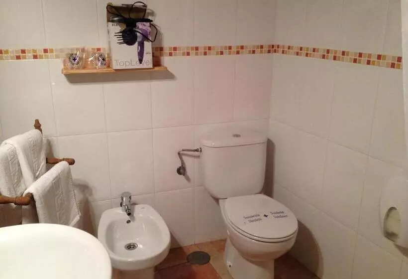 مسافرخانه Hosteria San Emeterio