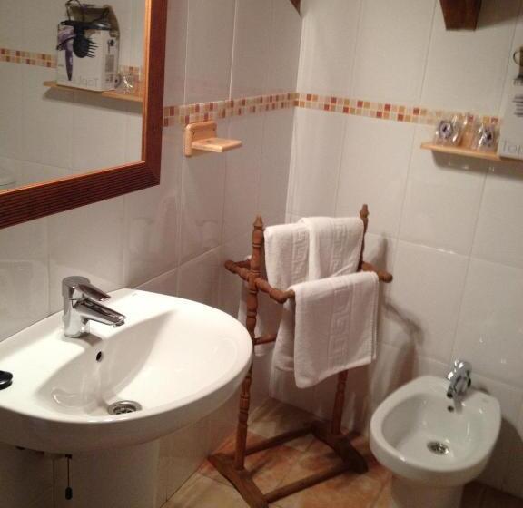 مسافرخانه Hosteria San Emeterio