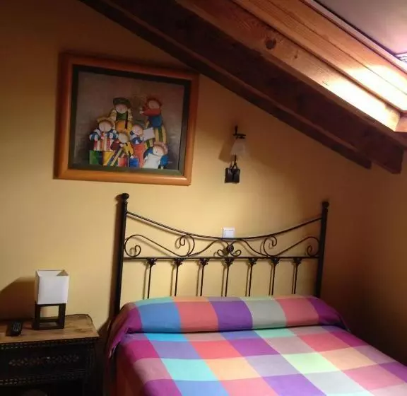 مسافرخانه Hosteria San Emeterio