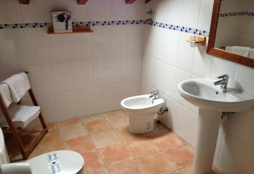 مسافرخانه Hosteria San Emeterio