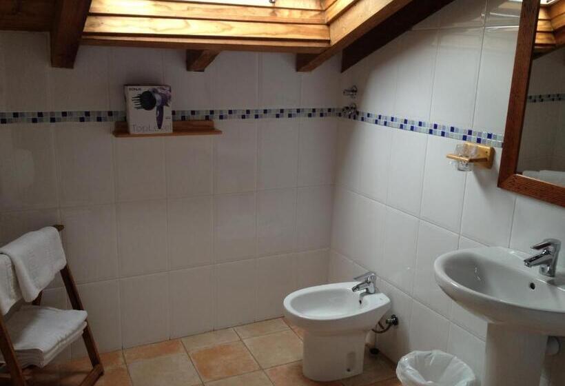 مسافرخانه Hosteria San Emeterio