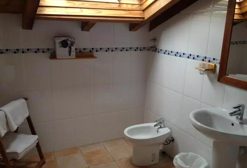 مسافرخانه Hosteria San Emeterio