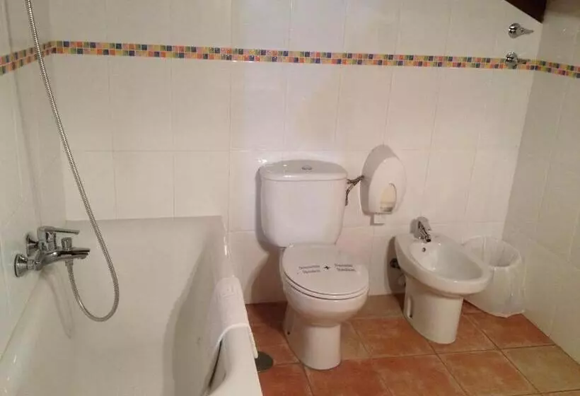 مسافرخانه Hosteria San Emeterio