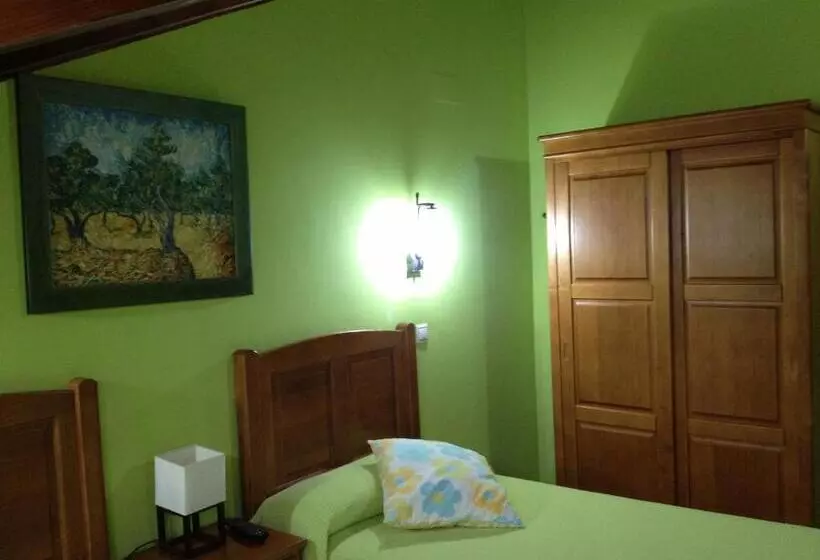 مسافرخانه Hosteria San Emeterio