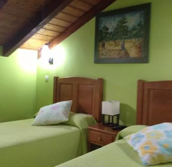 مسافرخانه Hosteria San Emeterio