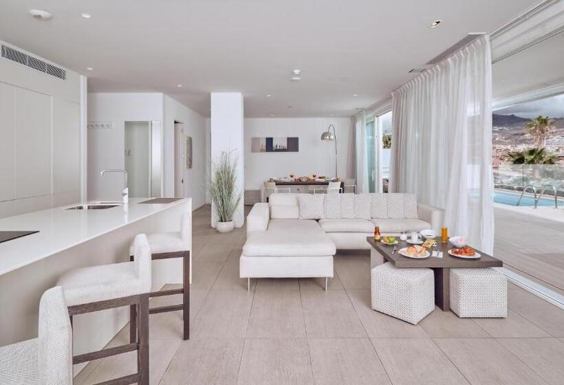 בית מלון כפרי Baobab Suites