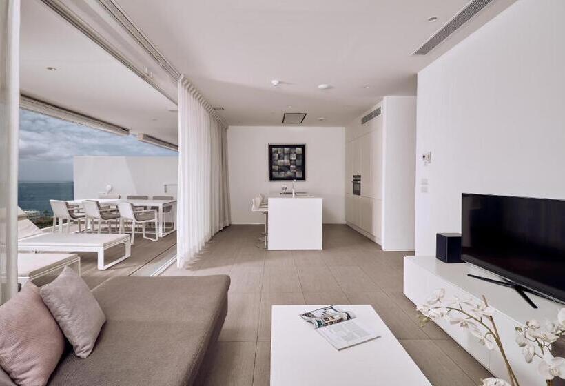 בית מלון כפרי Baobab Suites