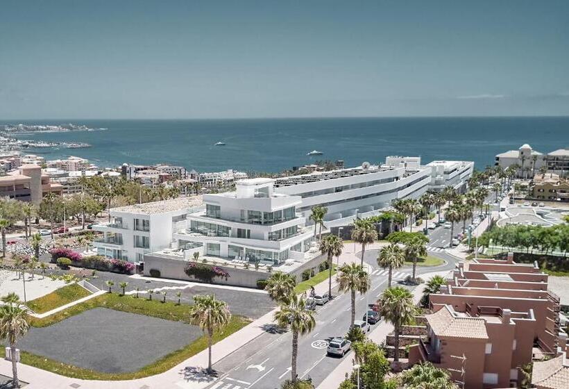 בית מלון כפרי Baobab Suites