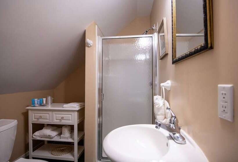 هتل Bar Harbor Manor