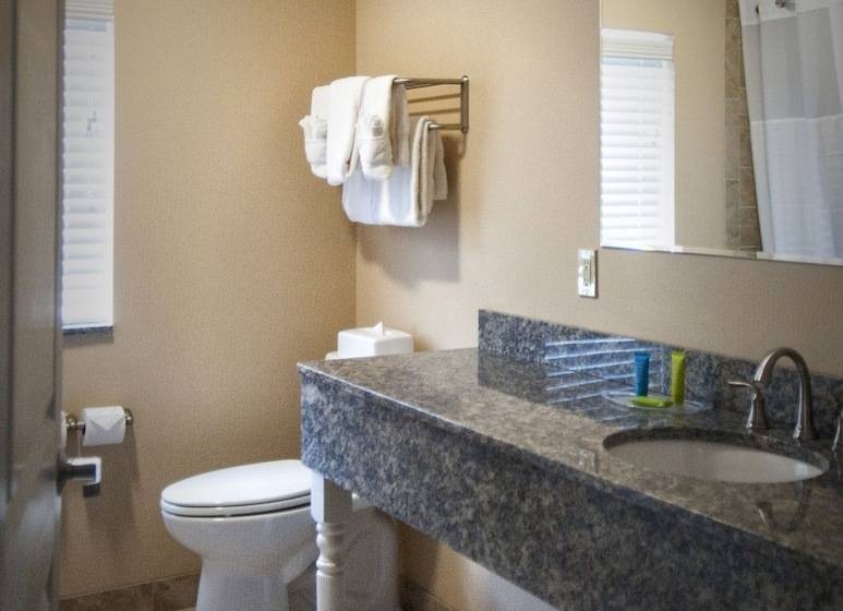 هتل Bar Harbor Manor