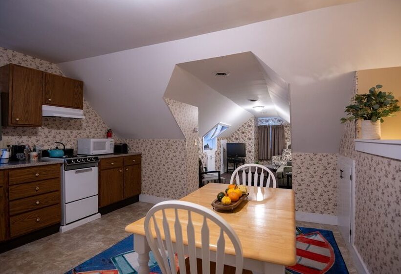 هتل Bar Harbor Manor