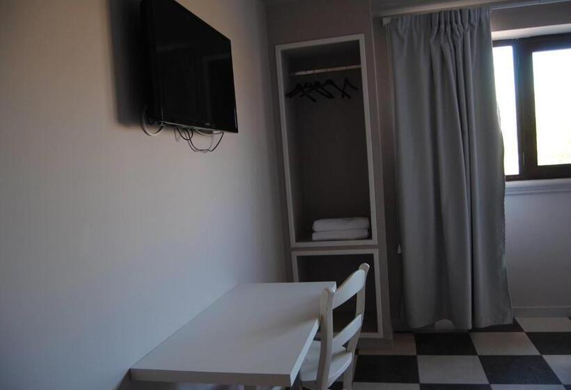 בית מלון כפרי Business