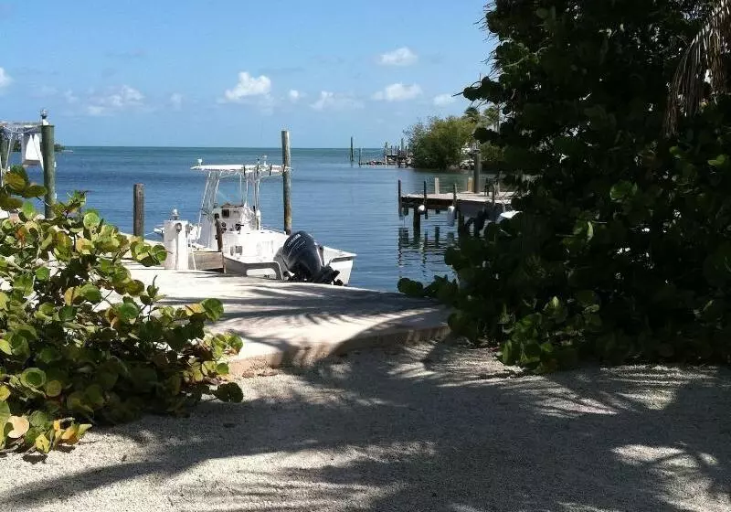 فندق Captain Pip's Marina & Hideaway