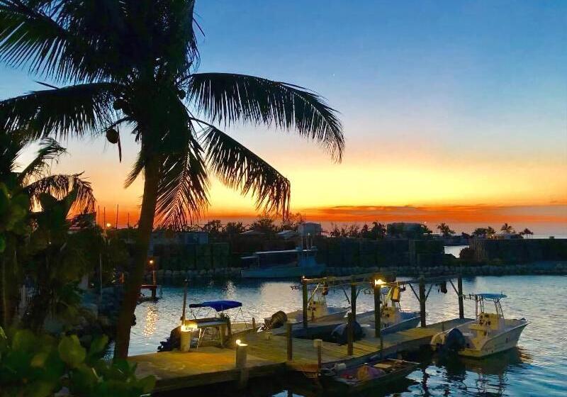 בית מלון כפרי Captain Pip's Marina & Hideaway