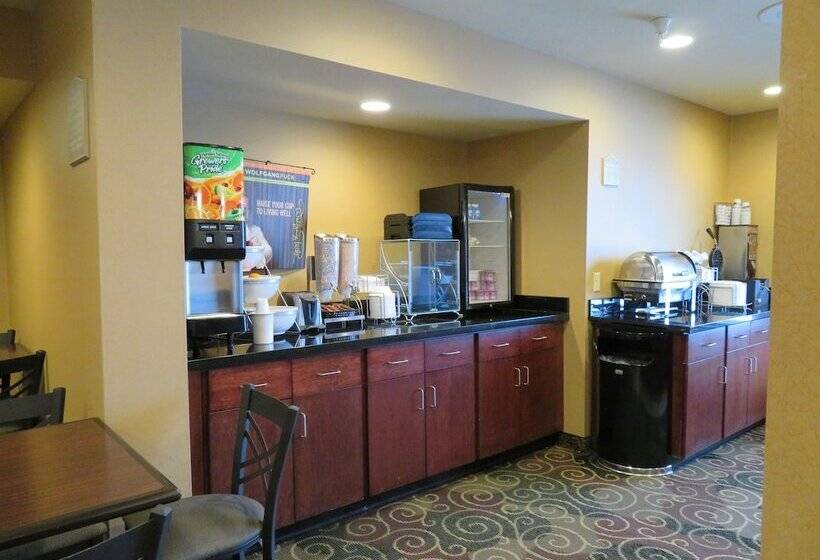 ホテル Cobblestone Inn & Suites Rugby