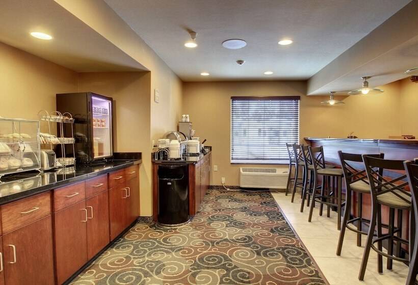 ホテル Cobblestone Inn & Suites Rugby