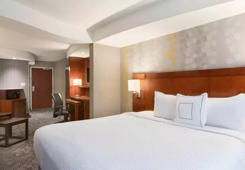 هتل Courtyard By Marriott Kalamazoo Portage
