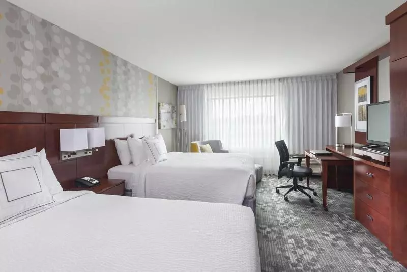 هتل Courtyard By Marriott Kalamazoo Portage