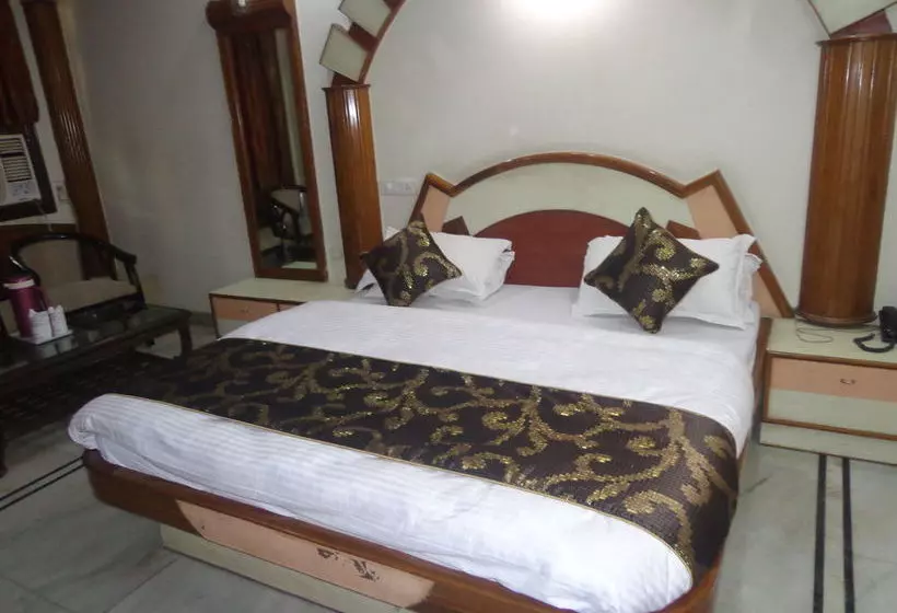 ホテル De Holiday International