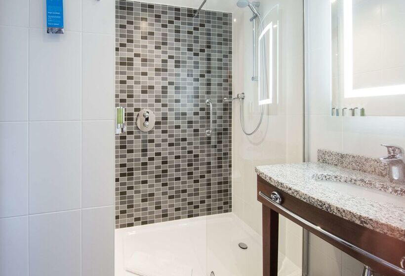 בית מלון כפרי Hampton By Hilton Exeter Airport