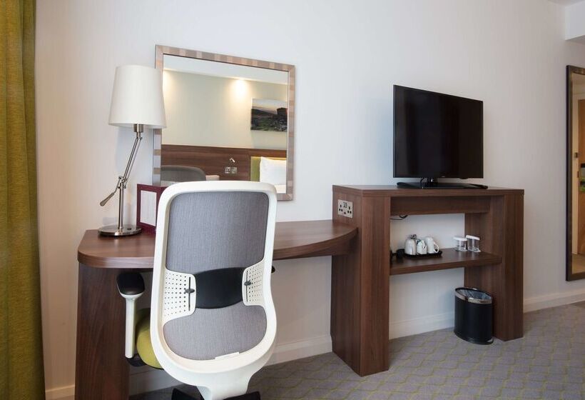 בית מלון כפרי Hampton By Hilton Exeter Airport